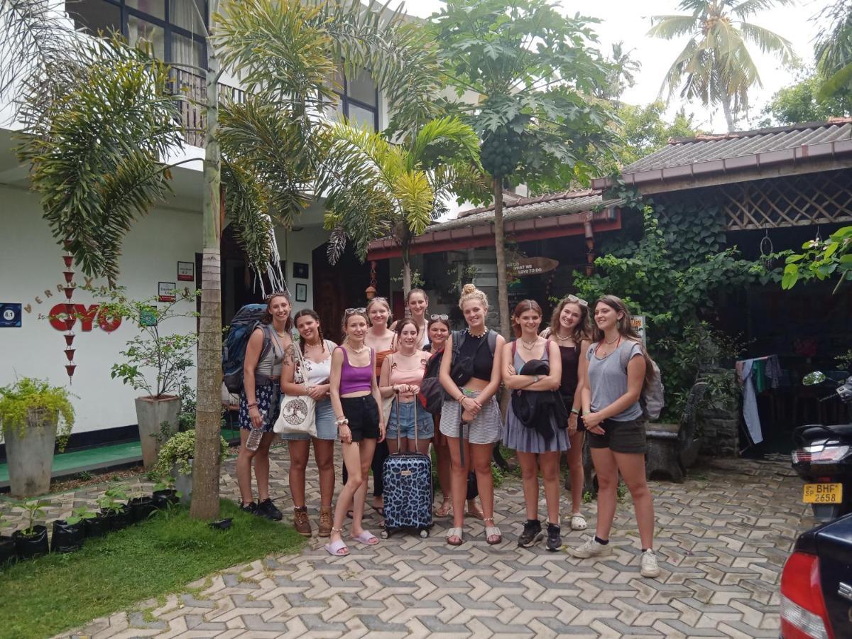Hotel Awon Mirissa Exterior foto