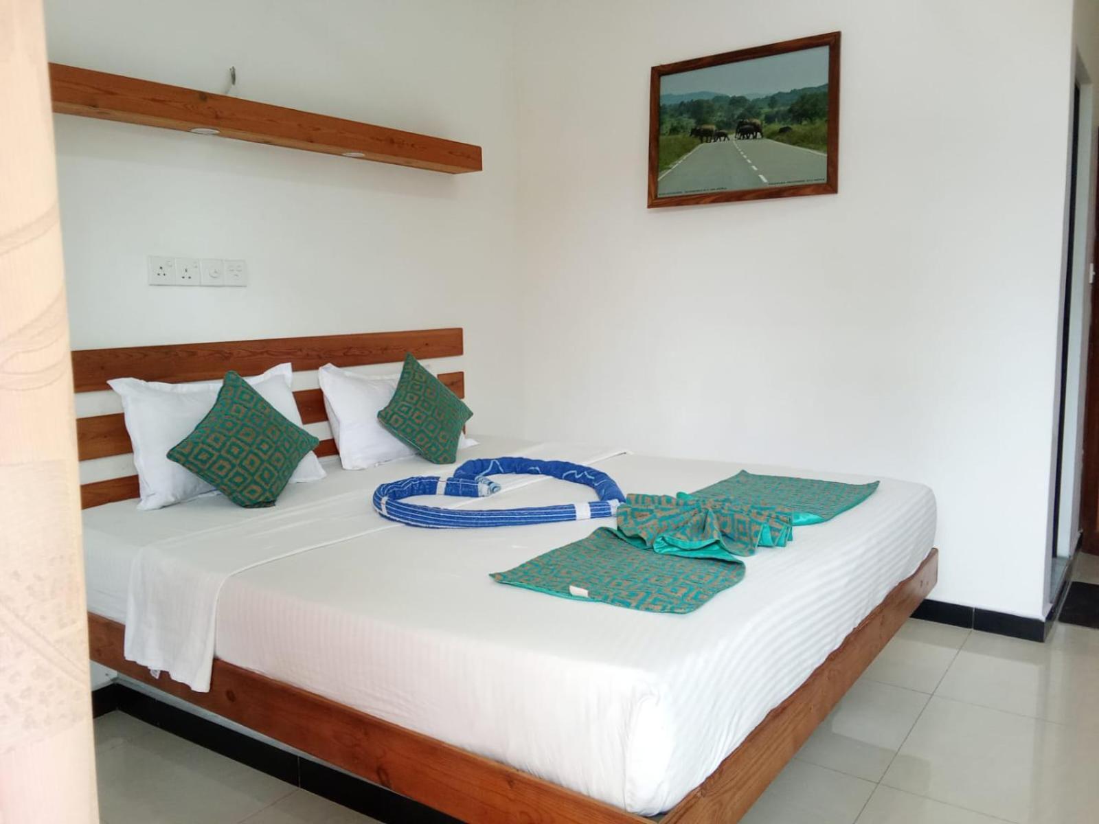 Hotel Awon Mirissa Exterior foto