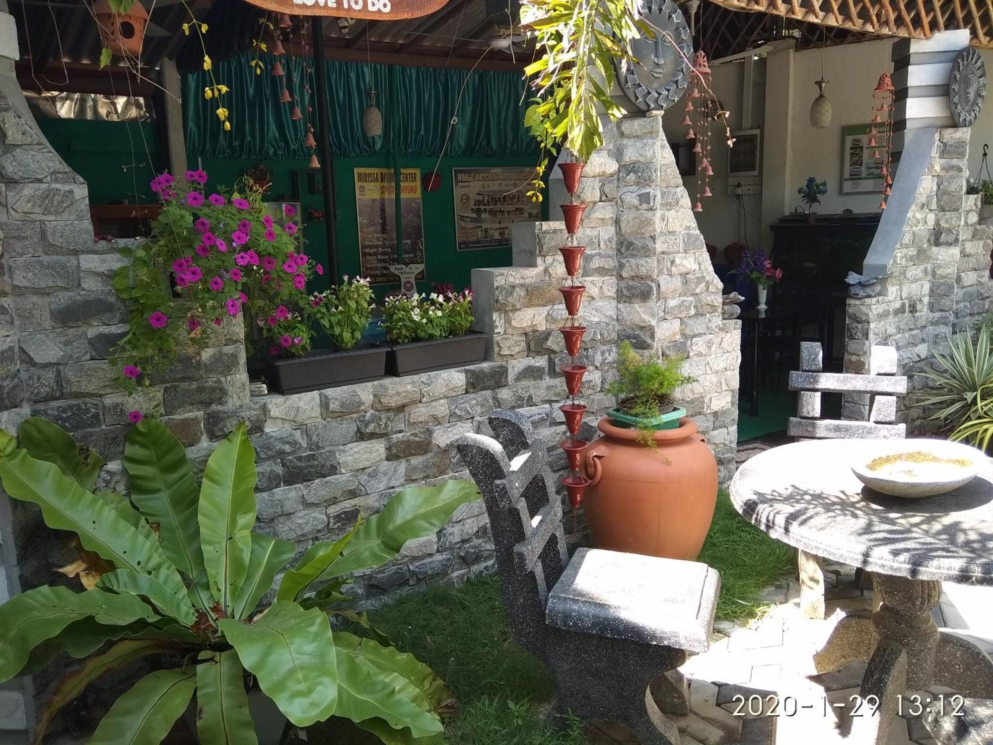 Hotel Awon Mirissa Exterior foto