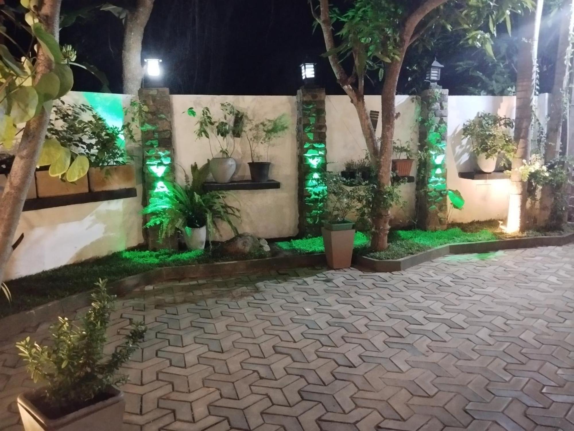 Hotel Awon Mirissa Exterior foto