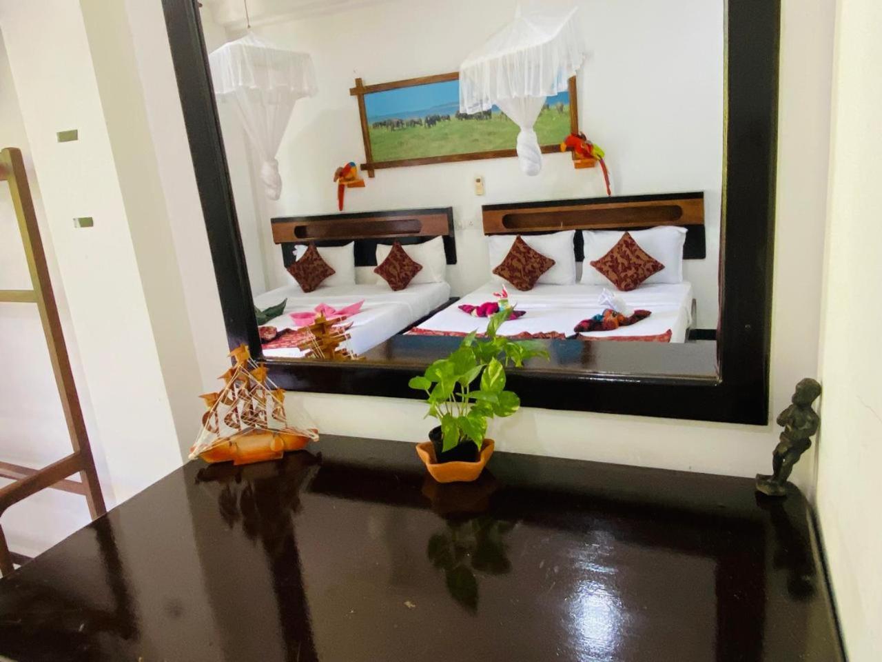 Hotel Awon Mirissa Exterior foto