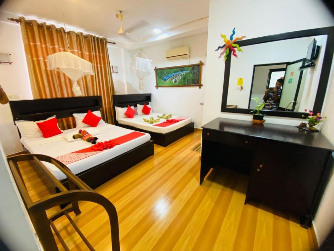 Hotel Awon Mirissa Exterior foto