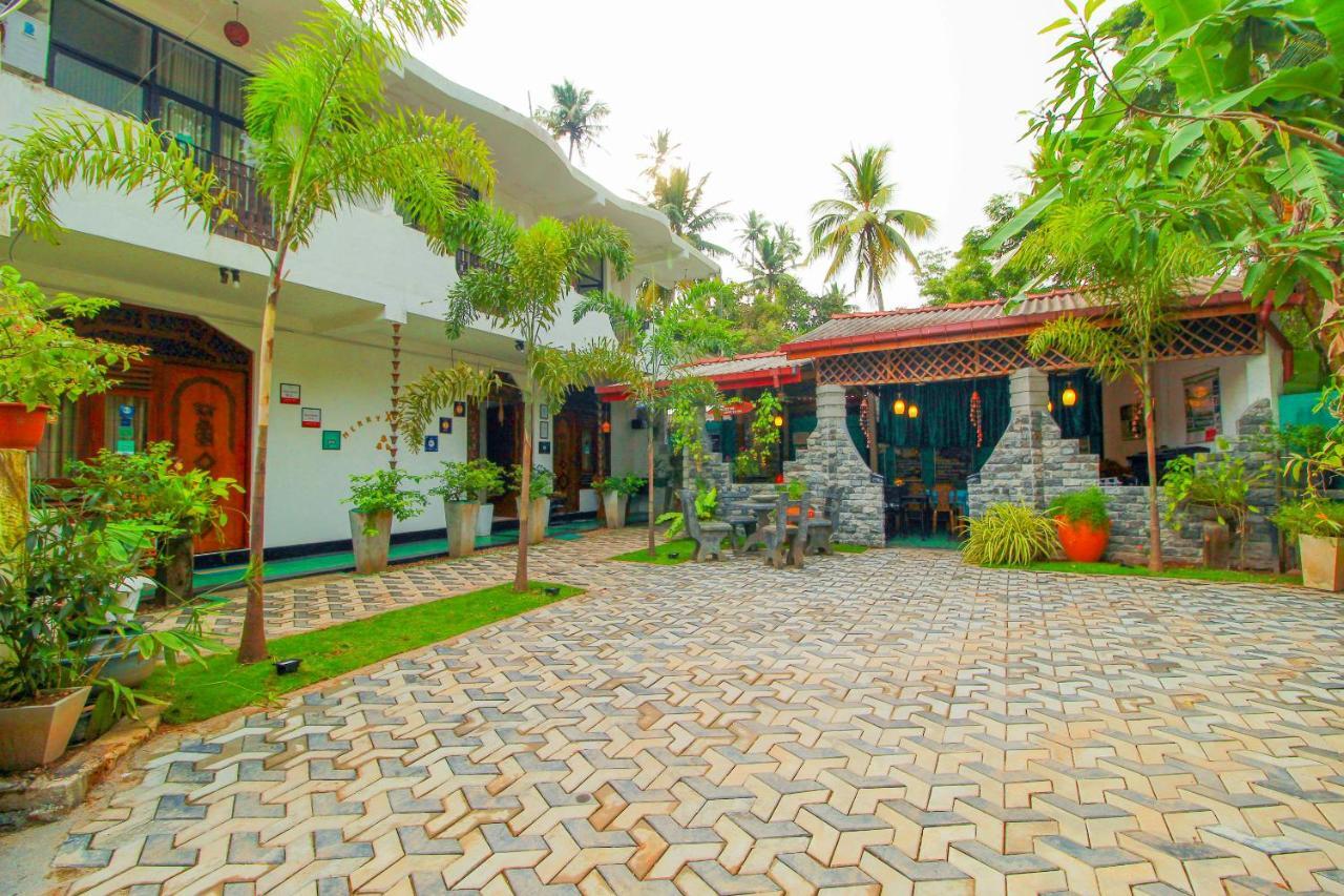 Hotel Awon Mirissa Exterior foto